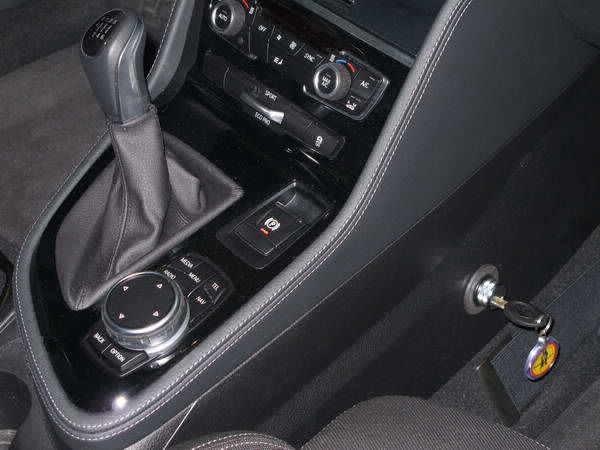 BMW 2 (F45) Active Tourer váltózár