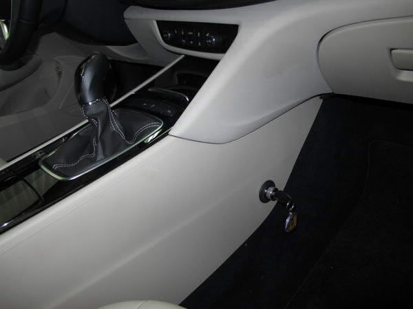 Opel Insignia váltózár